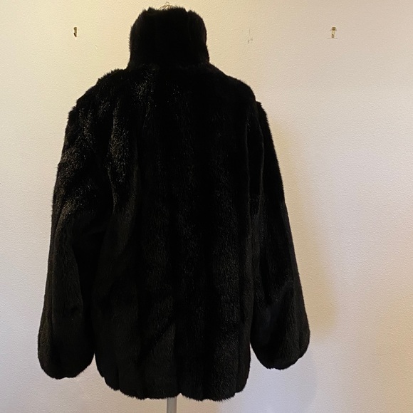 Elegant Faux Fur Black Teddy Jacket for Women - Picture 12 of 13